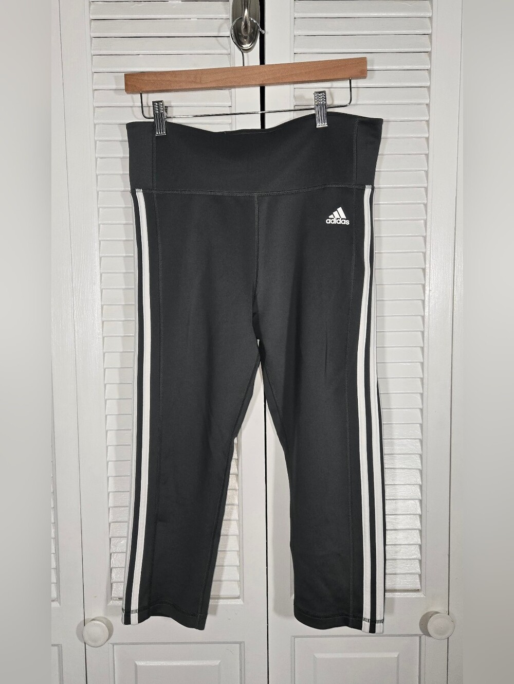 Adidas High Waisted Cropped 3 Stripe Design Training Essential 3/4 Leggings L